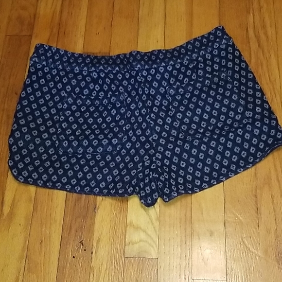 Loft 100% cotton shorts,  med - Picture 4 of 9